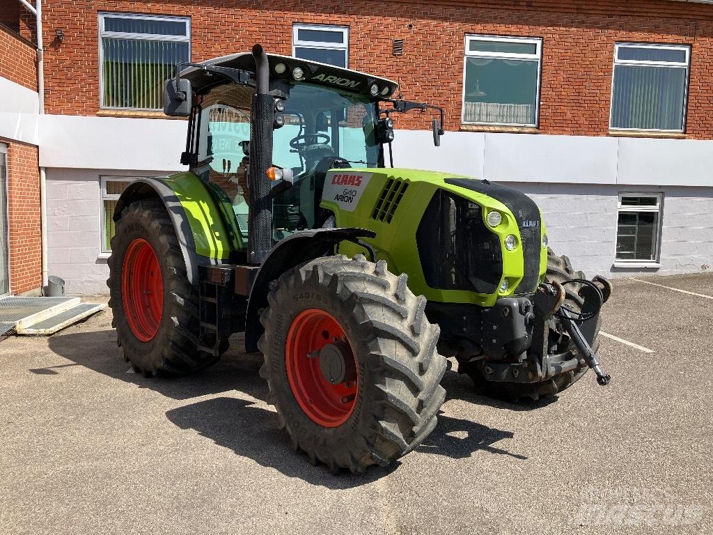 CLAAS Arion 640 CIS+ Traktory
