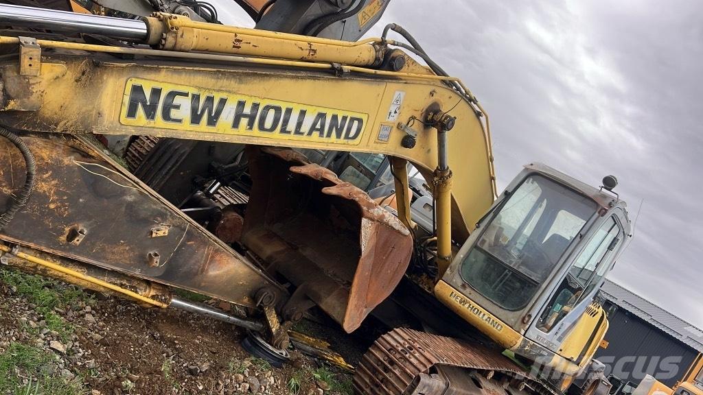 New Holland E 215 B Kabiny a interiér