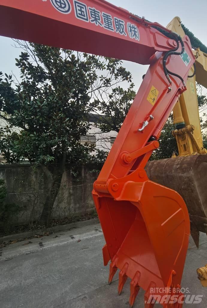 Hitachi ZX 200 Pásová rýpadla