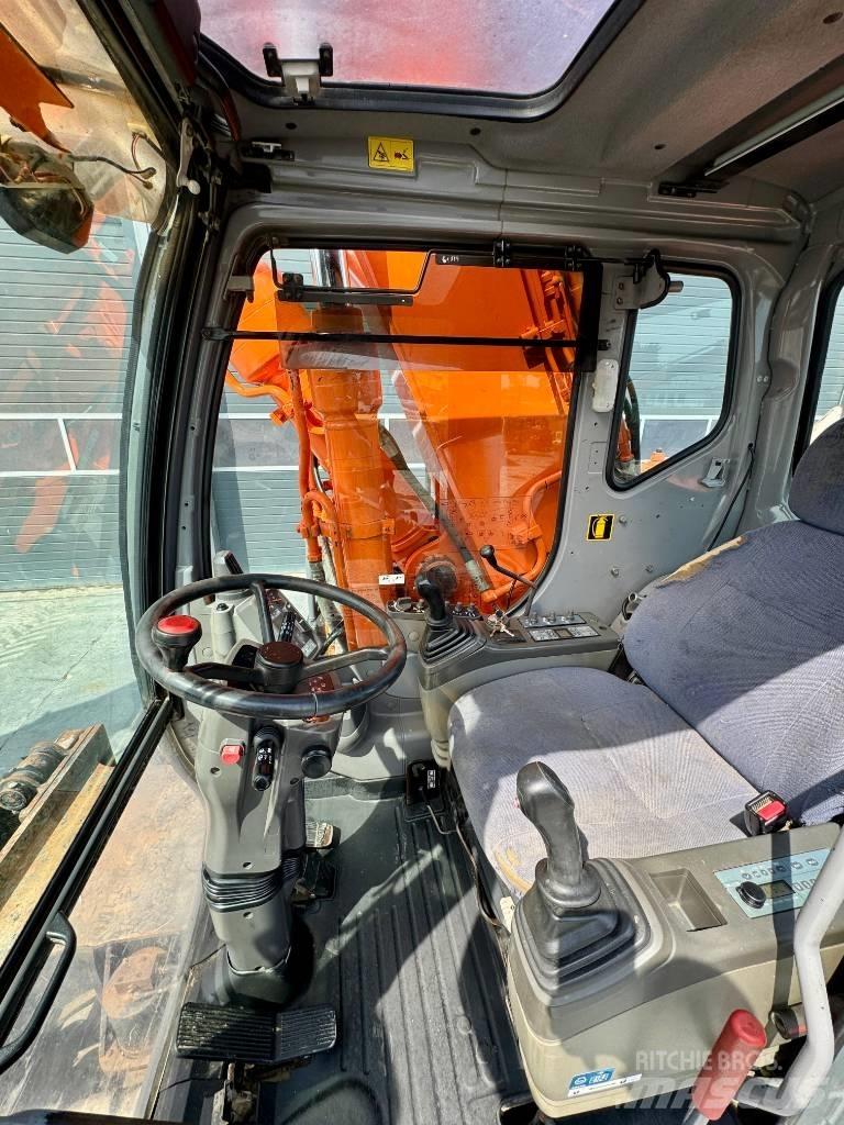 Hitachi ZX 180 W Kolová rýpadla