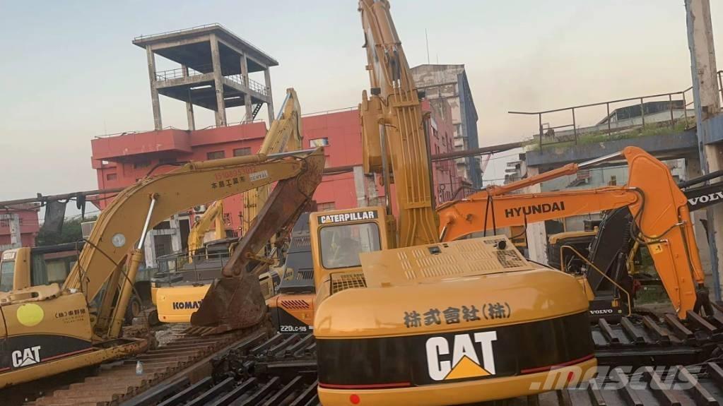 CAT 320 C Obojživelná rypadla