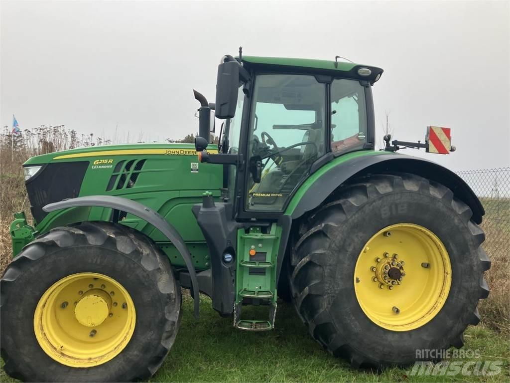 John Deere 6215R Traktory