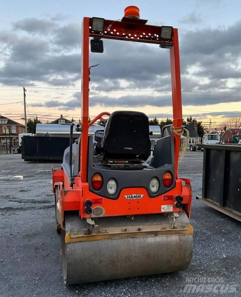 Hamm HD 12 VV Tandemové válce