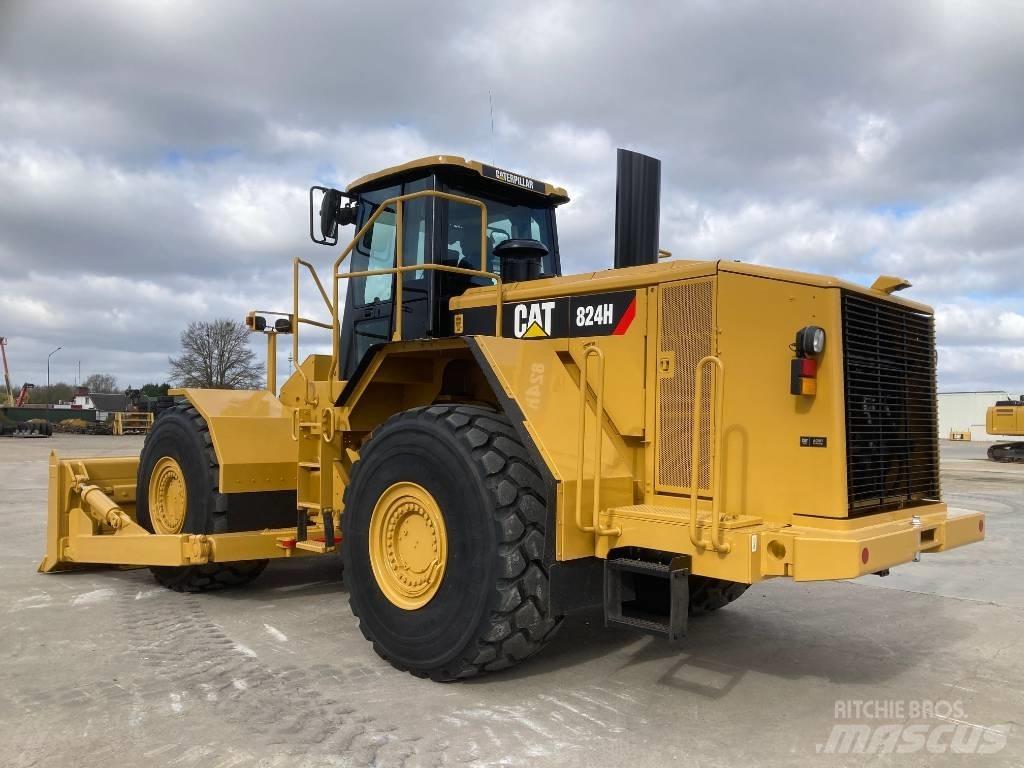CAT 824 H Kolové dozery
