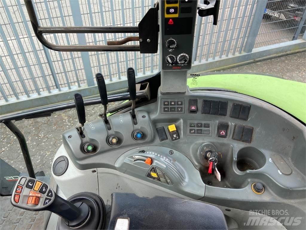 CLAAS Arion 440 Traktory