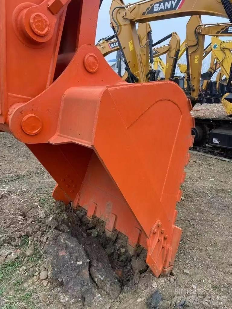 Hitachi 360 Pásová rýpadla