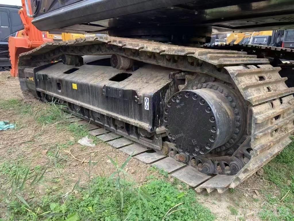 Hitachi 360 Pásová rýpadla