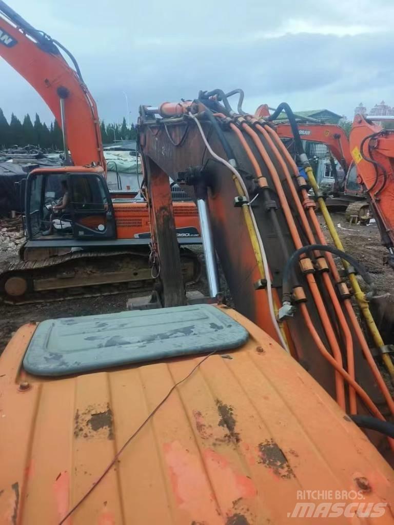 Doosan DX 260LC Pásová rýpadla