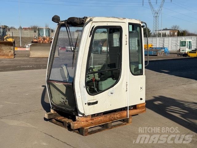 Liebherr A 924 C CAB Kabiny a interiér