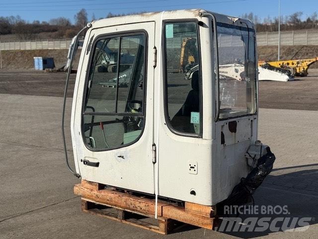 Liebherr A 924 C CAB Kabiny a interiér