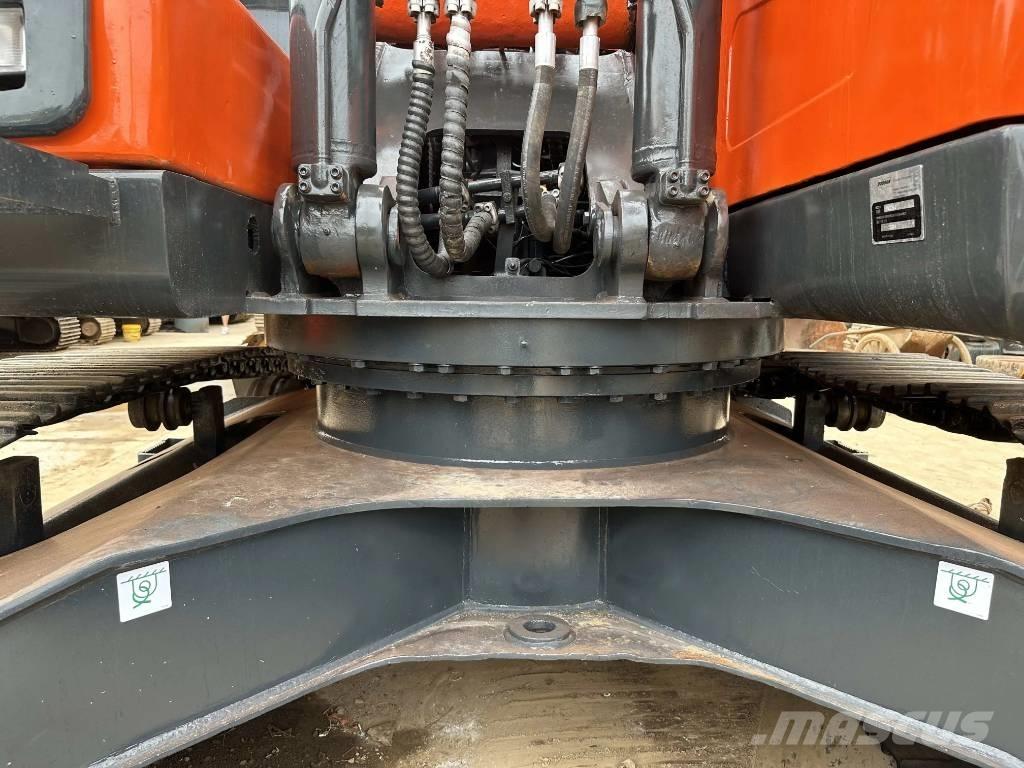Doosan DX225LC-9C Pásová rýpadla