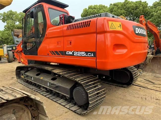 Doosan DX 225 LCA Pásová rýpadla