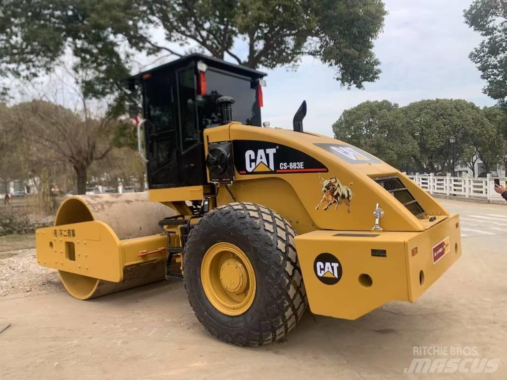 CAT CS 683 E Tahačové válce