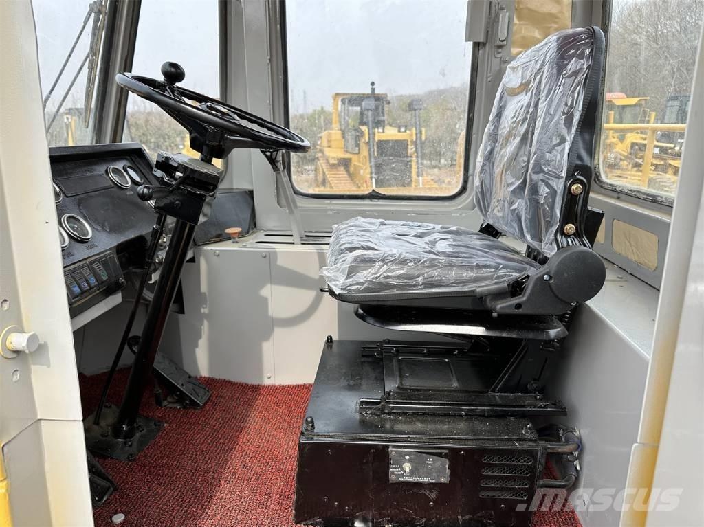 CAT 966C Kolové nakladače