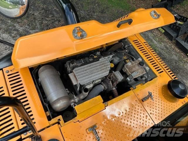 JCB JS190N LC Pásová rýpadla