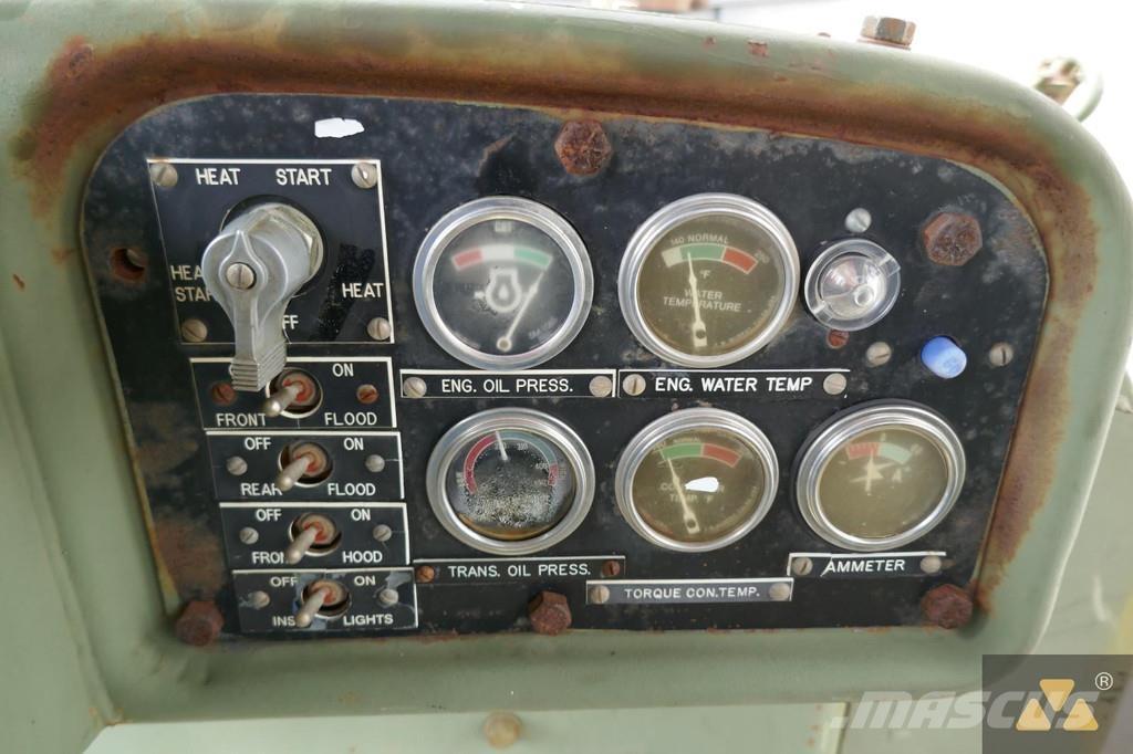 CAT D7F Ex-army Pásové dozery