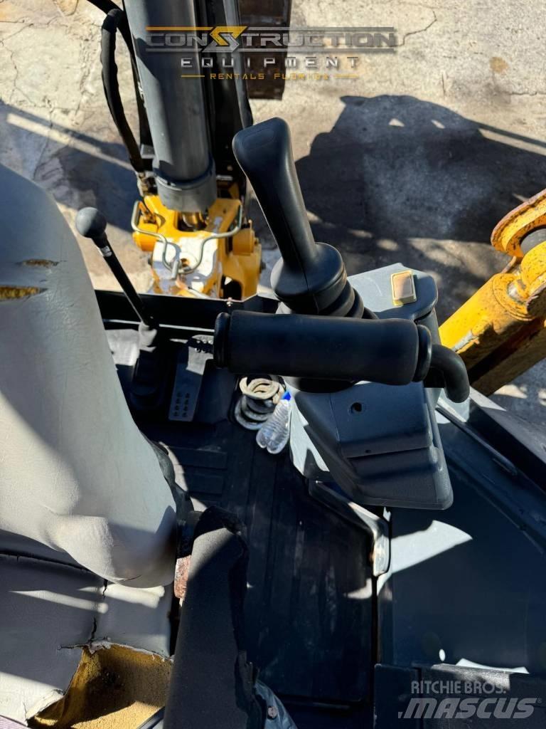 DEERE 310SK Rýpadlo-nakladače