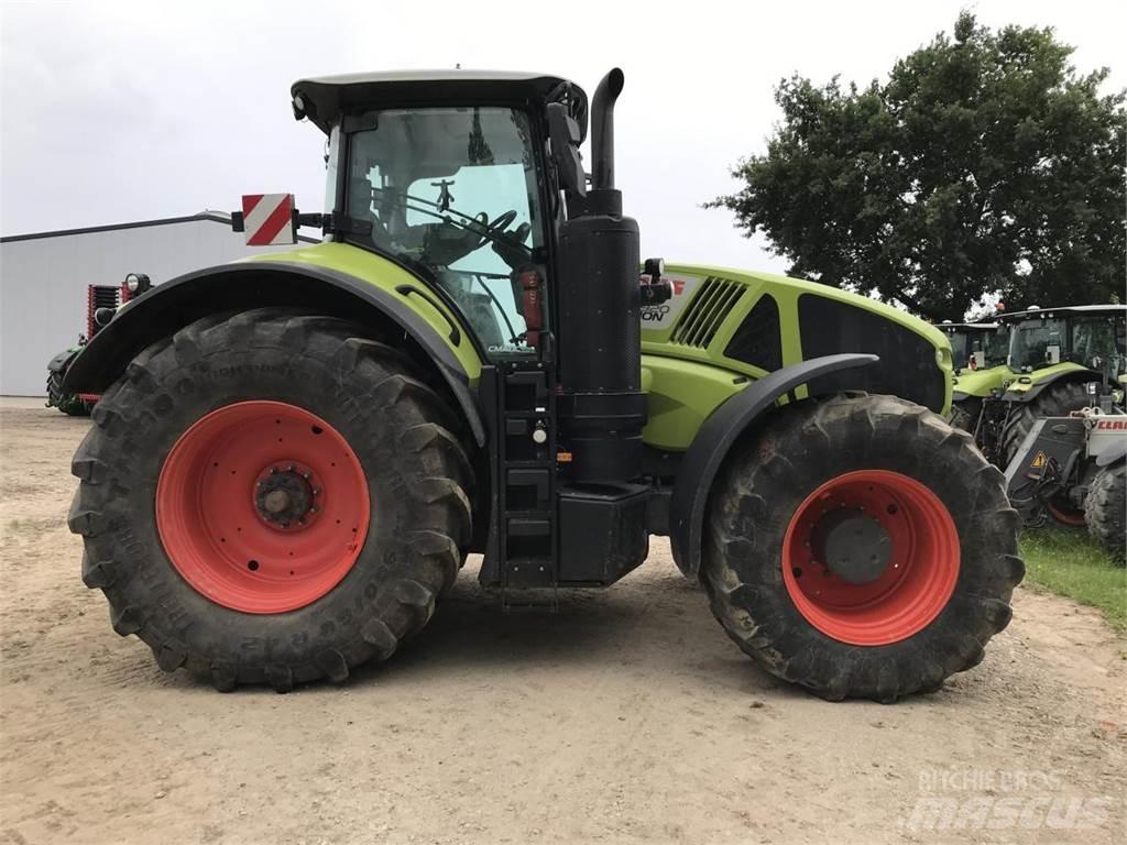 CLAAS Axion 920 Traktory