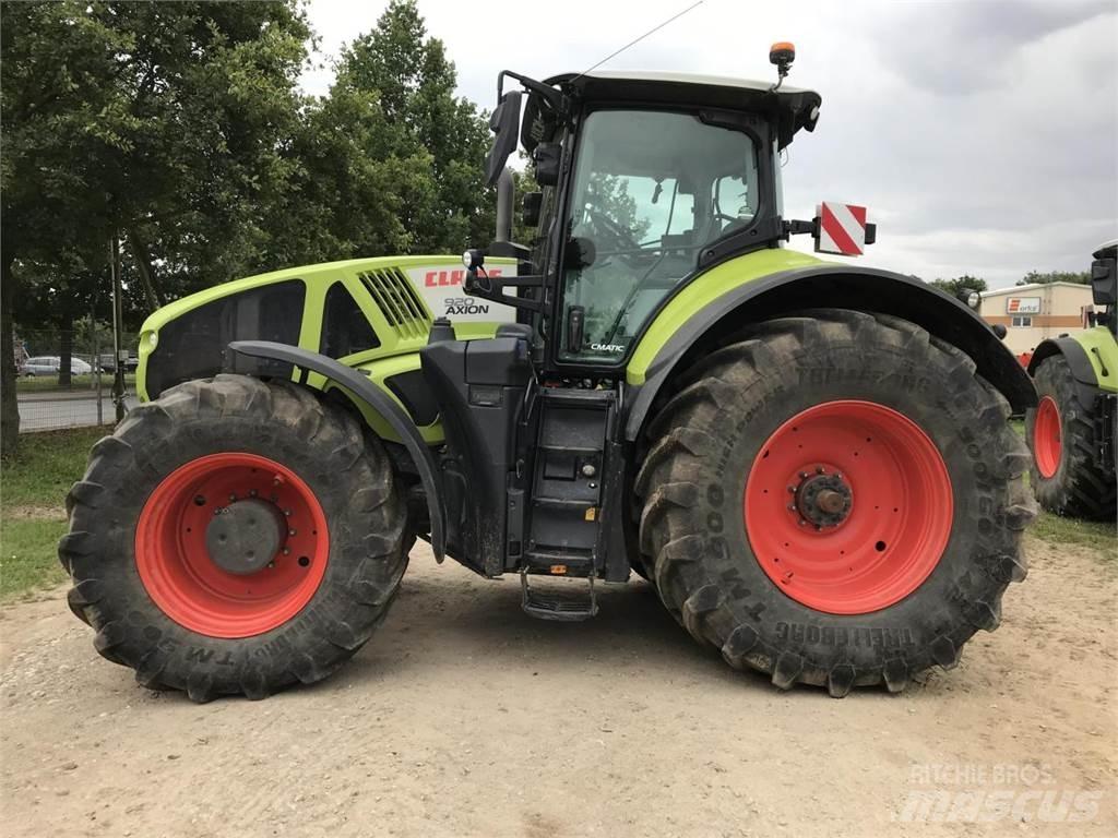CLAAS Axion 920 Traktory