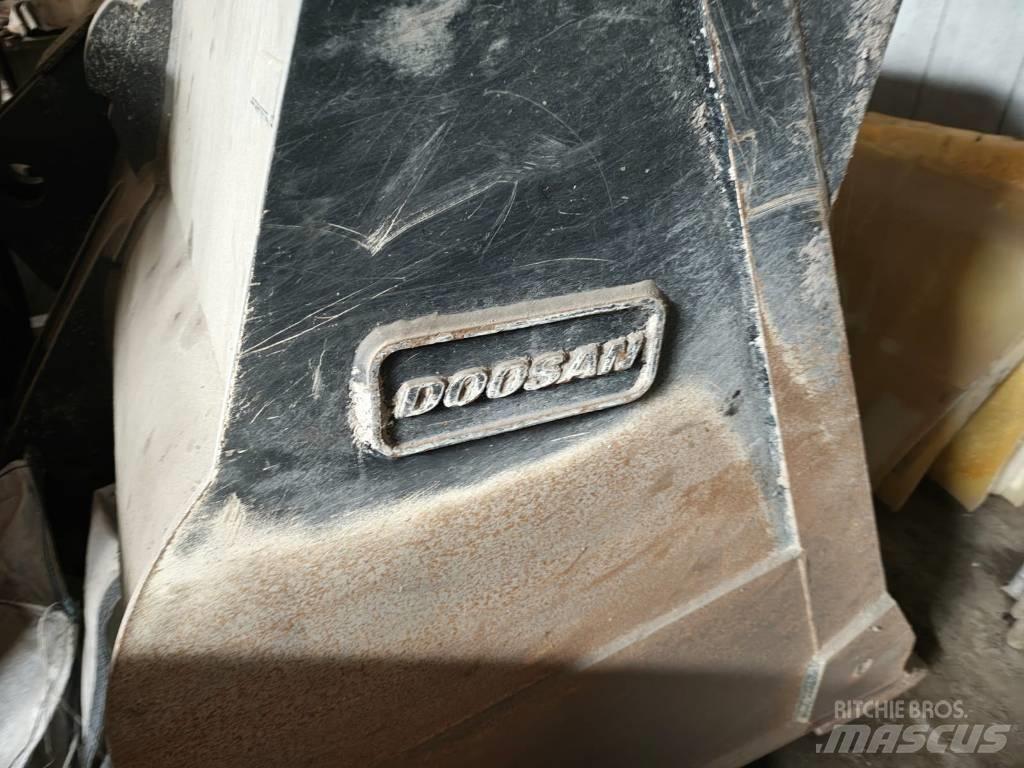 Doosan DL 320-7 Kolové nakladače
