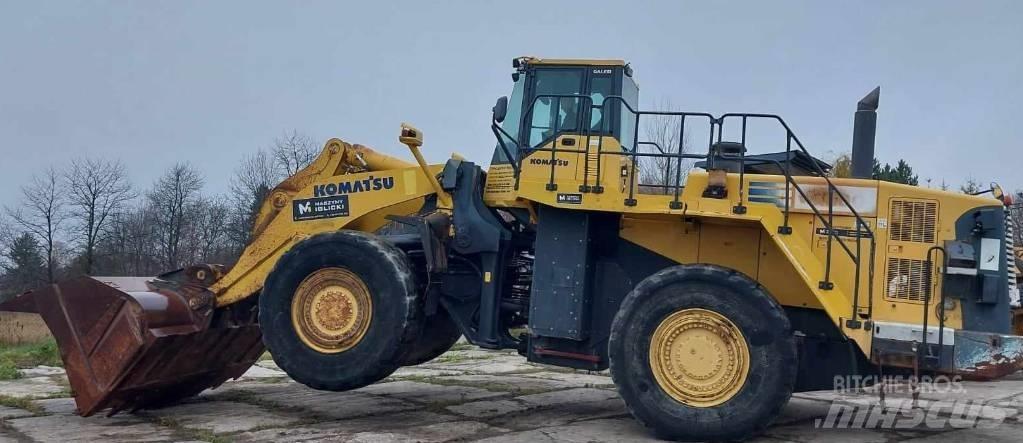 Komatsu WA 600-6 Kolové nakladače