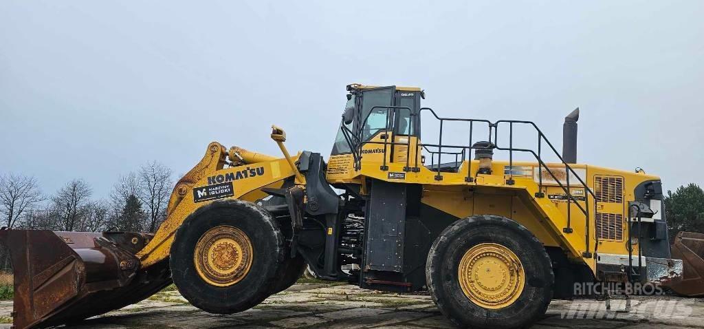 Komatsu WA 600-6 Kolové nakladače
