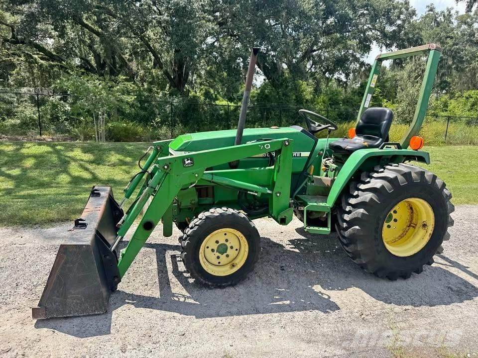 John Deere 790 Traktory