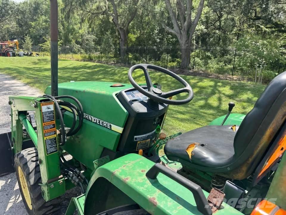 John Deere 790 Traktory
