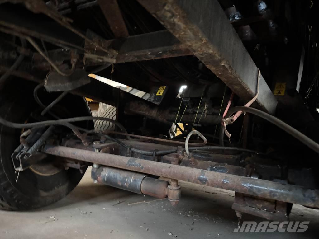 New Holland BB 940 Lis na hranaté balíky