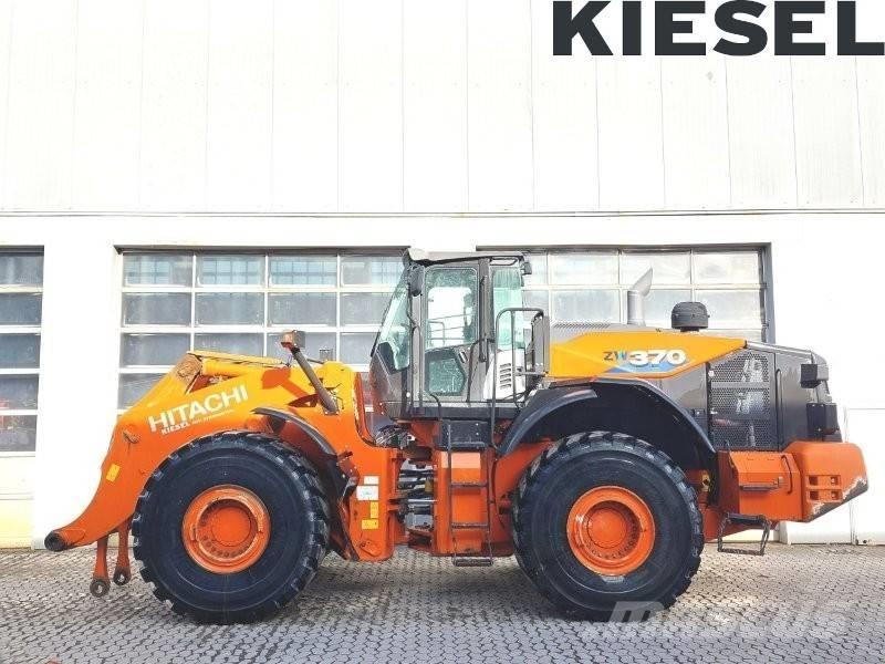 Hitachi ZW 370-6 Kolové nakladače