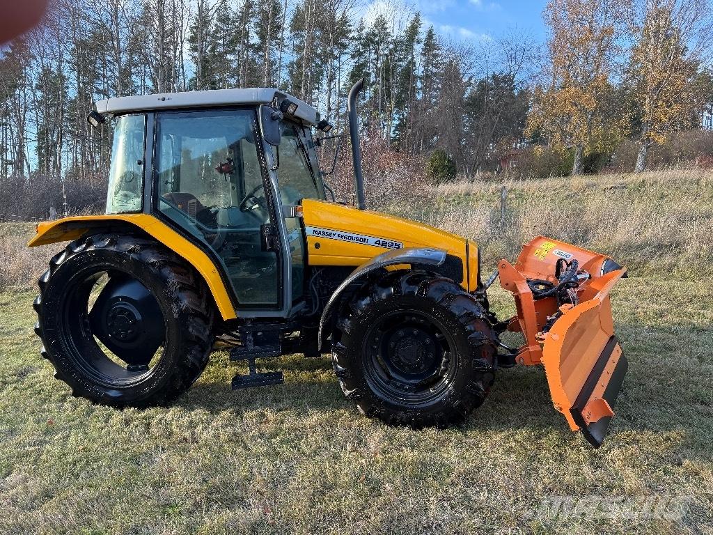 Massey Ferguson 4225 Traktory