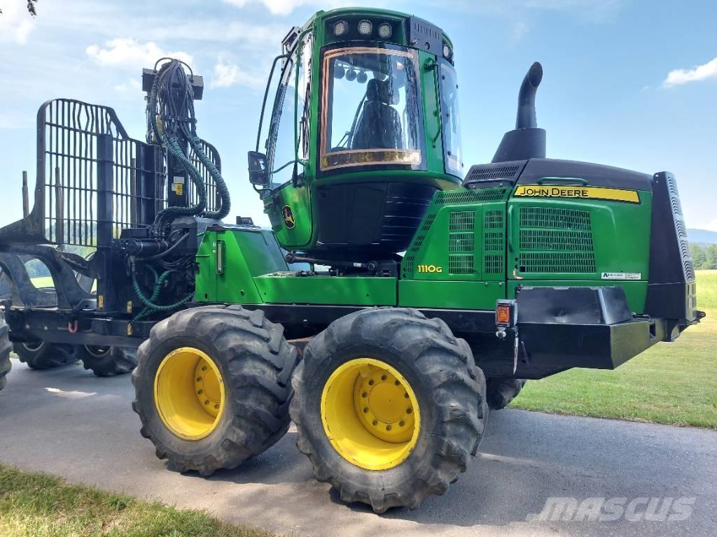 John Deere 1110G Vyvážecí traktory