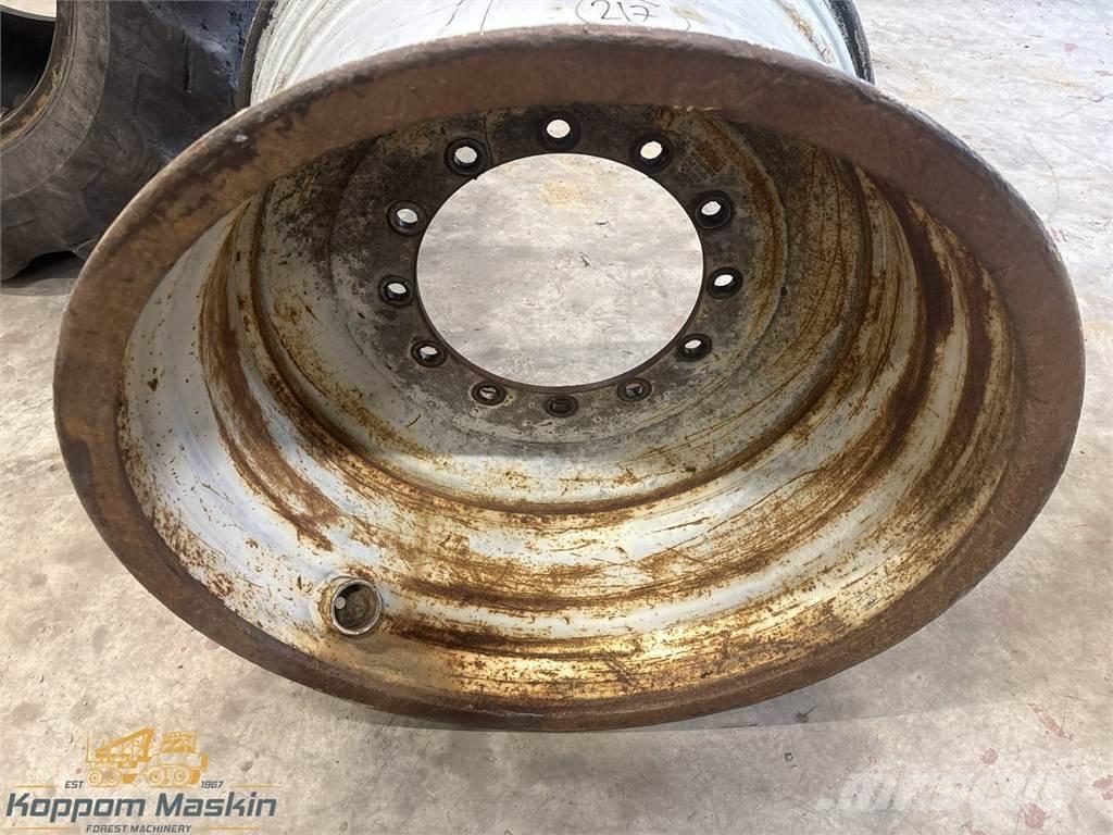 Valmet 911 23x34 Pneumatiky, kola a ráfky