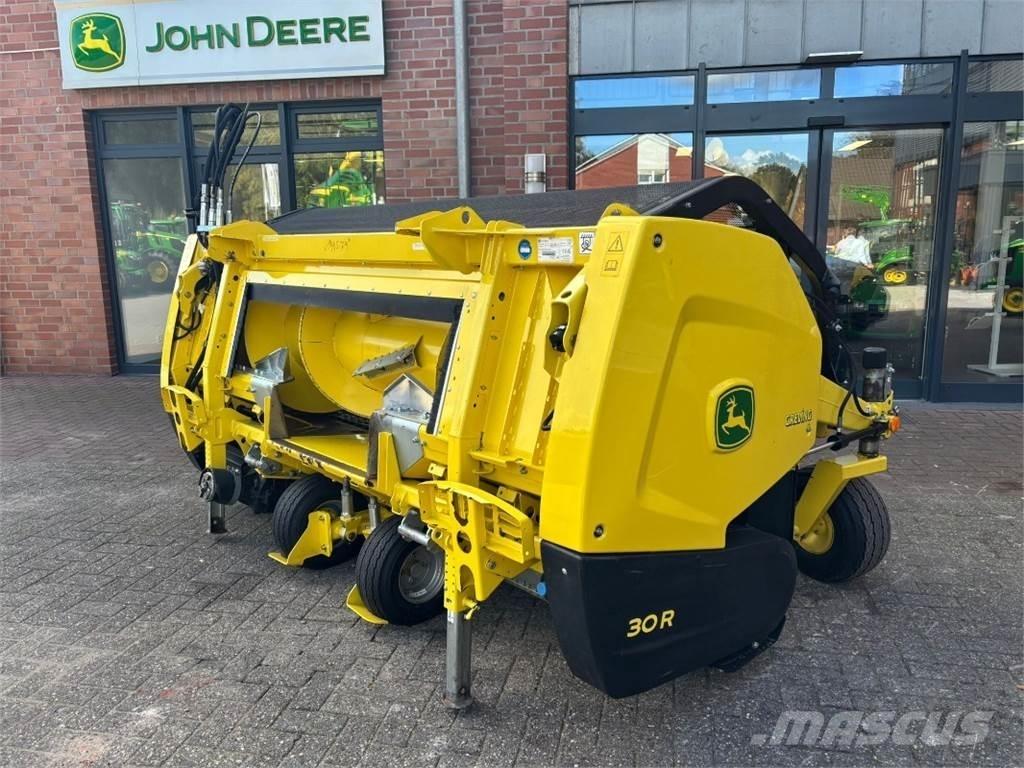 John Deere 30R Příslušenství strojů na seno a píci