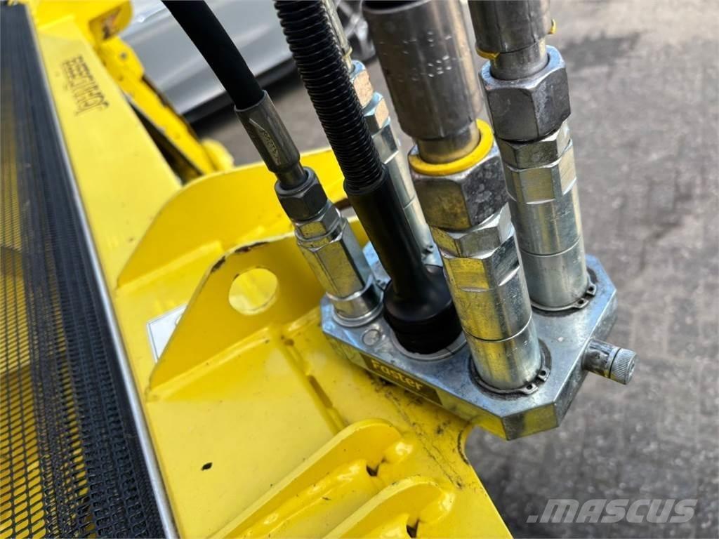 John Deere 30R Příslušenství strojů na seno a píci