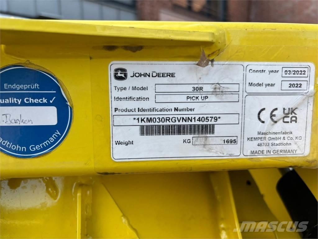 John Deere 30R Příslušenství strojů na seno a píci