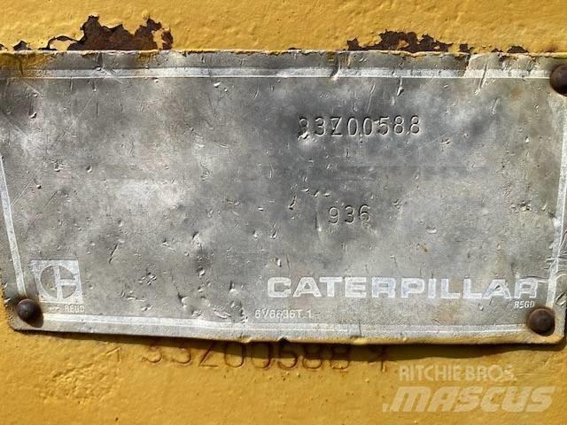 CAT 936 Kolové nakladače
