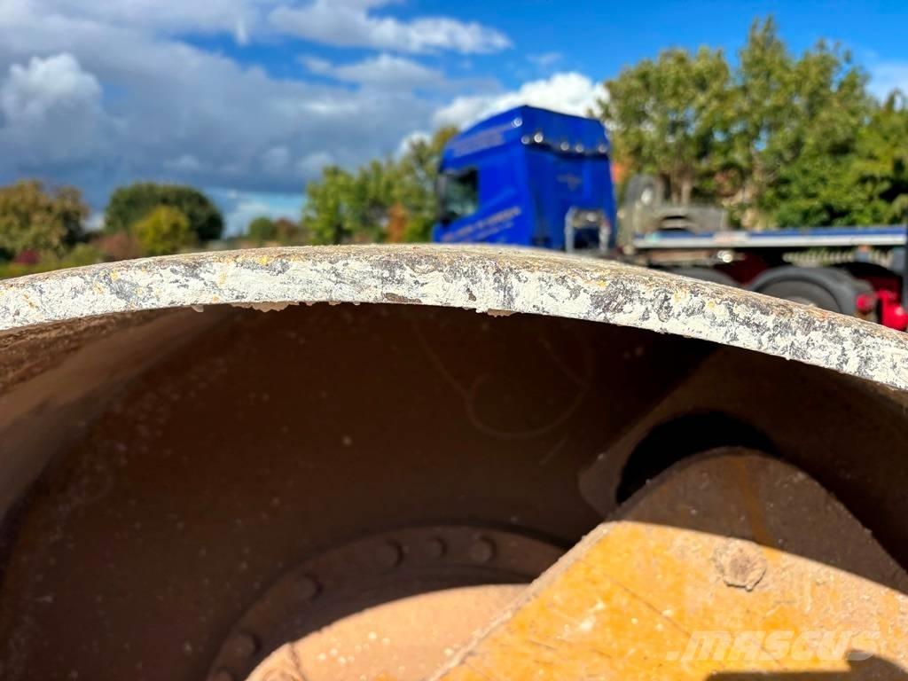 CAT CS 64 B Tahačové válce