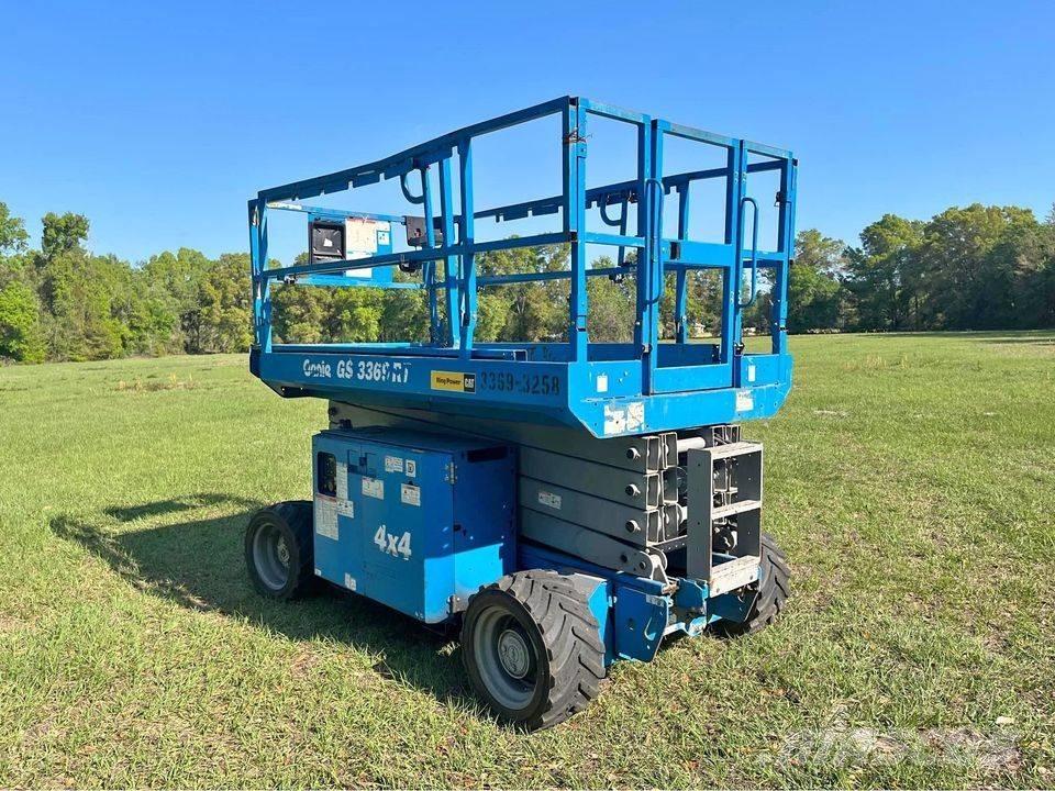 Genie GS 3369 RT Nůžková zvedací plošina