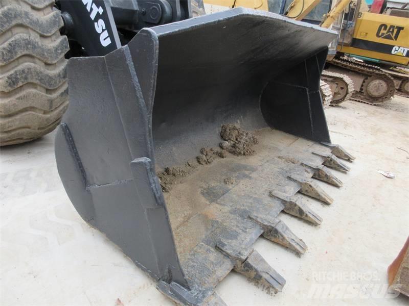 Komatsu WA 380-3 Kolové nakladače