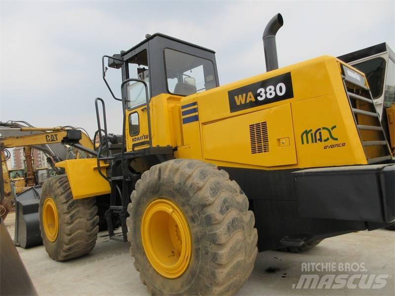 Komatsu WA 380-3 Kolové nakladače