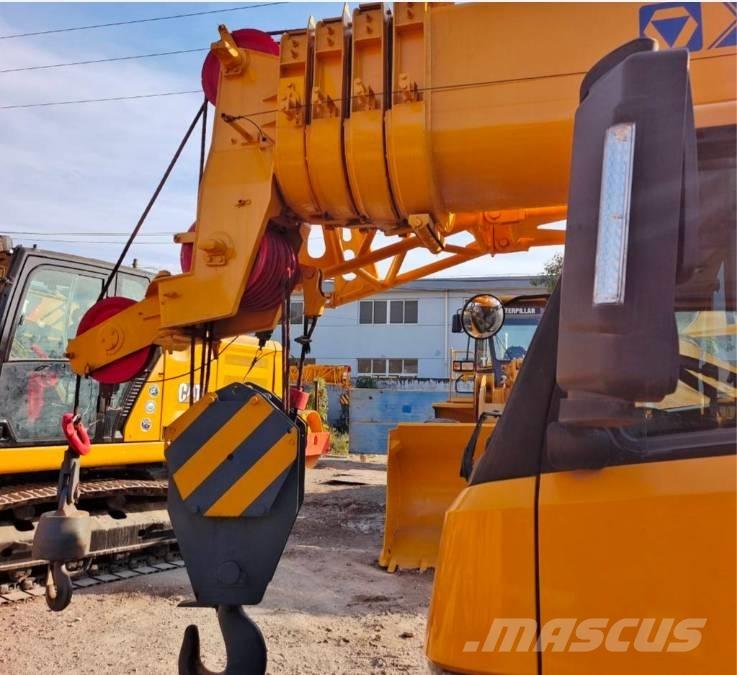 XCMG QY 50 Univerzální terénní jeřáby