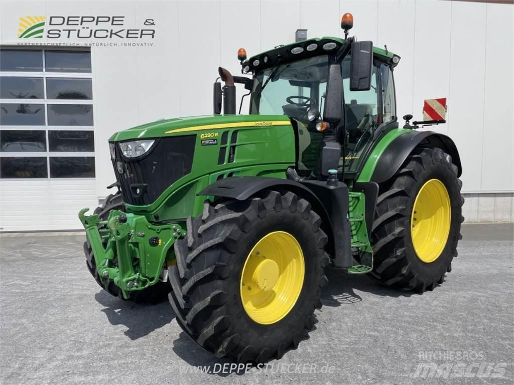 John Deere 6230R Traktory