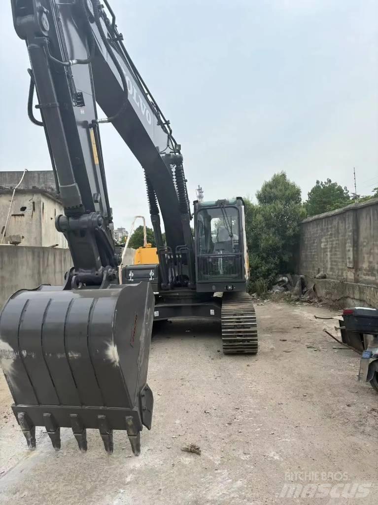 Volvo EC 210 Midi rýpadla 7t - 12t