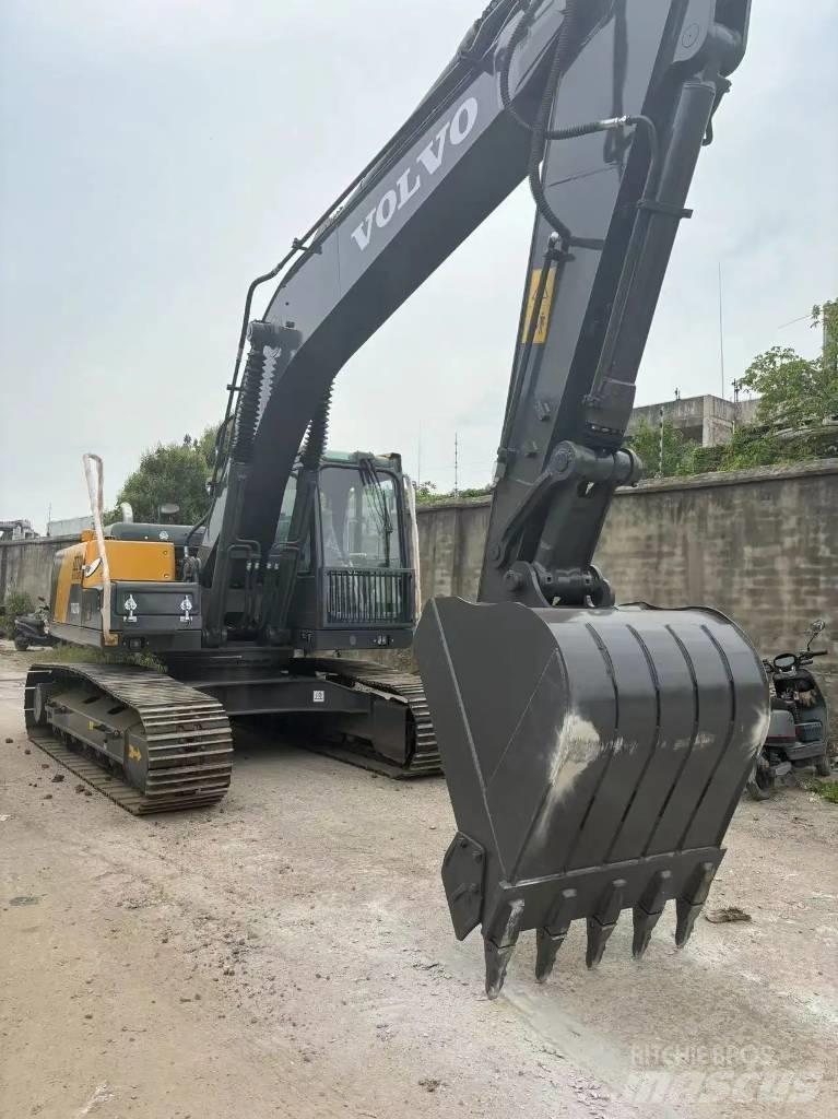 Volvo EC 210 Midi rýpadla 7t - 12t