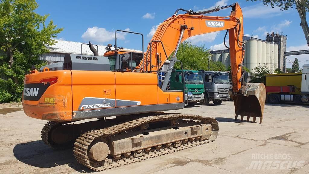 Doosan DX 255 LC-5 Pásová rýpadla