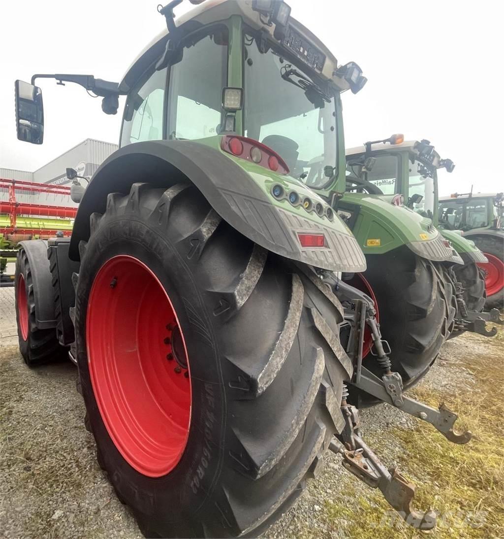 Fendt 820 Vario Traktory