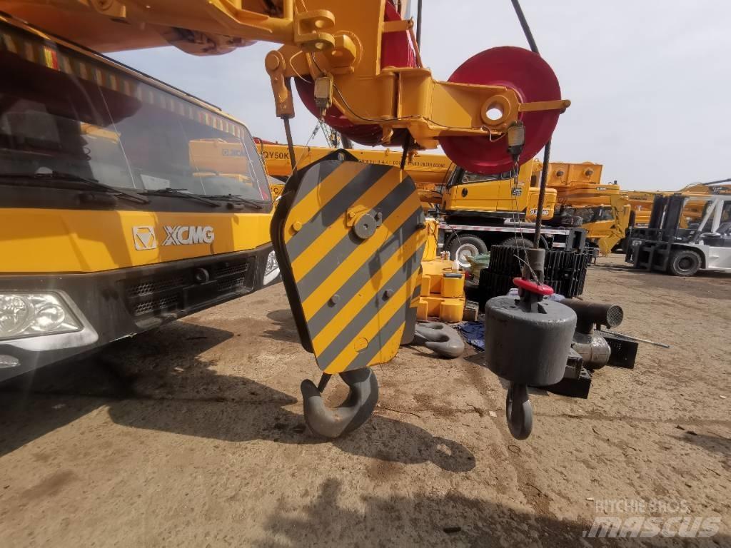XCMG XCA160 Univerzální terénní jeřáby