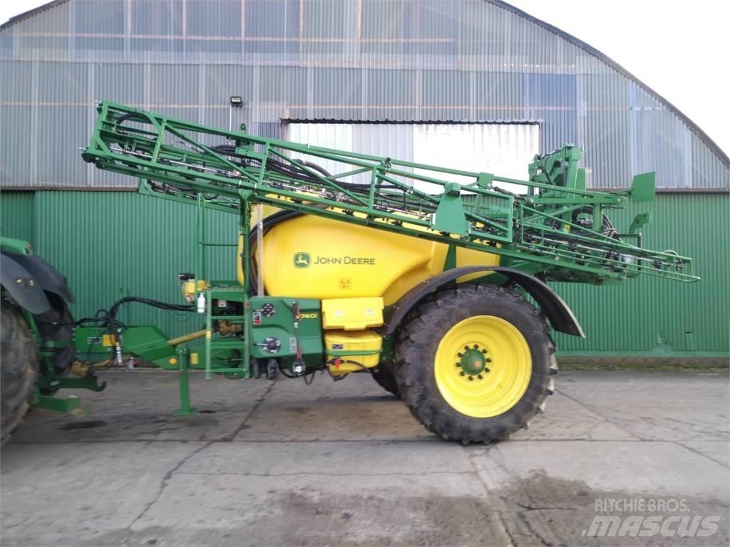 John Deere 740i Tažené postřikovače