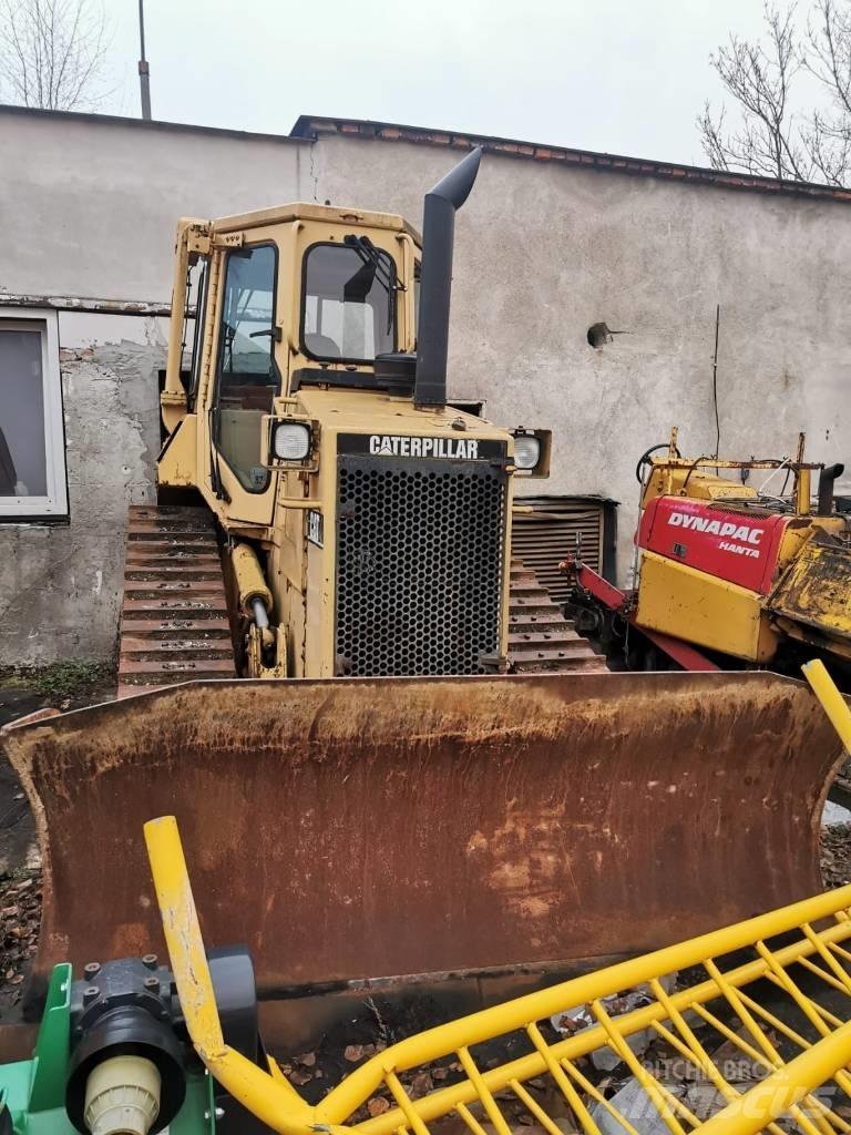 CAT D 4 H Pásové dozery